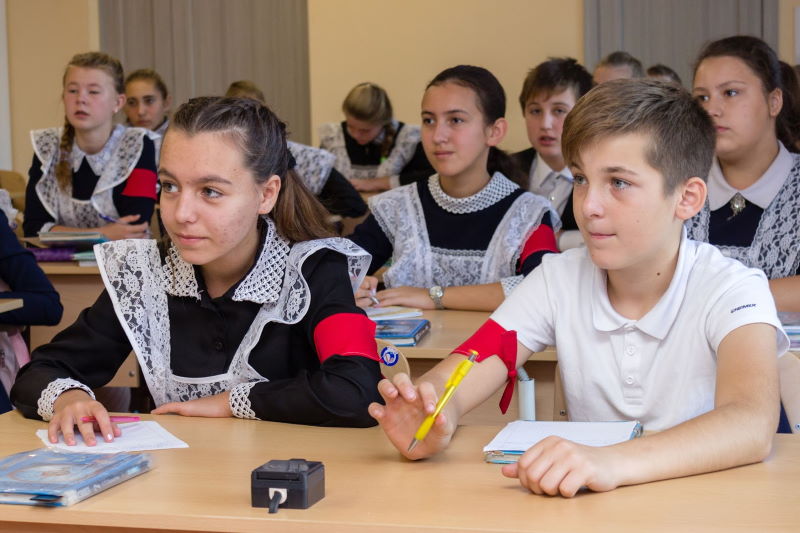 Школьники на уроке